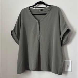 Slouchy Forest Green V Neck Blouse Size 0X